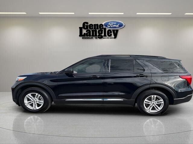 2023 Ford Explorer XLT — photo 1 of 26