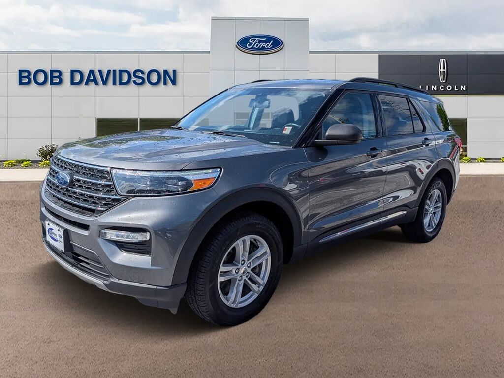 2023 Ford Explorer XLT — photo 1 of 13