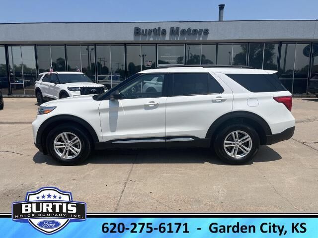 2023 Ford Explorer XLT — photo 1 of 13