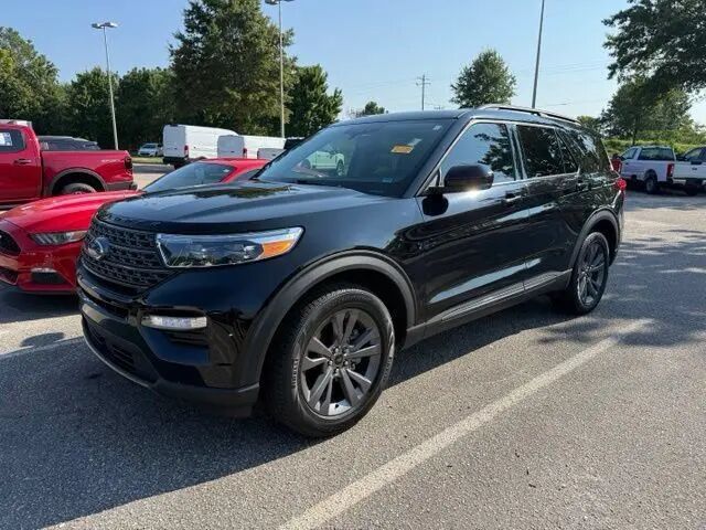 2023 Ford Explorer XLT — photo 1 of 39
