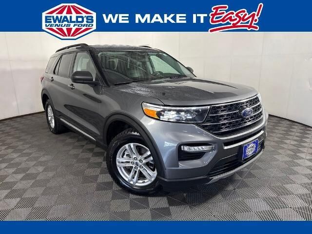 2024 Ford Explorer XLT — photo 1 of 26