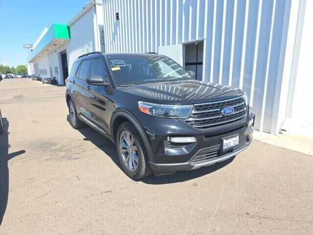 2020 Ford Explorer XLT — photo 1 of 15