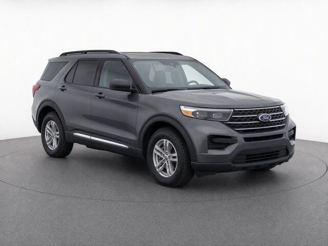 2020 Ford Explorer XLT — photo 1 of 13