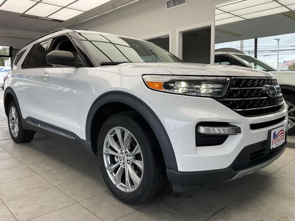 2020 Ford Explorer XLT — photo 1 of 13