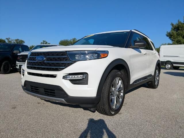 2022 Ford Explorer XLT — photo 1 of 39