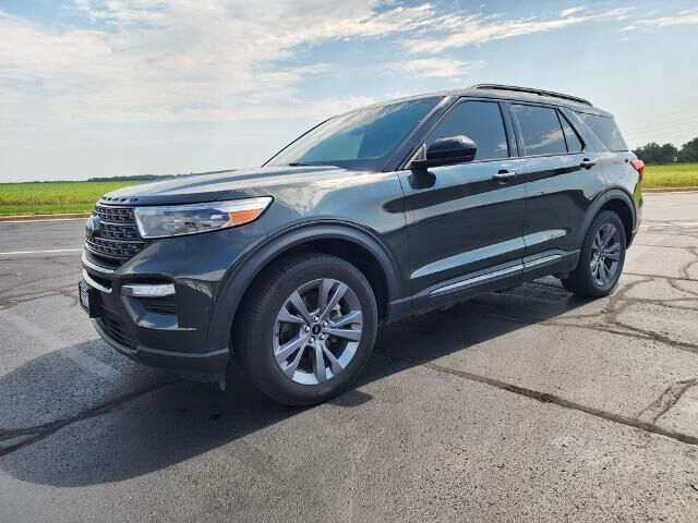2022 Ford Explorer XLT — photo 1 of 13