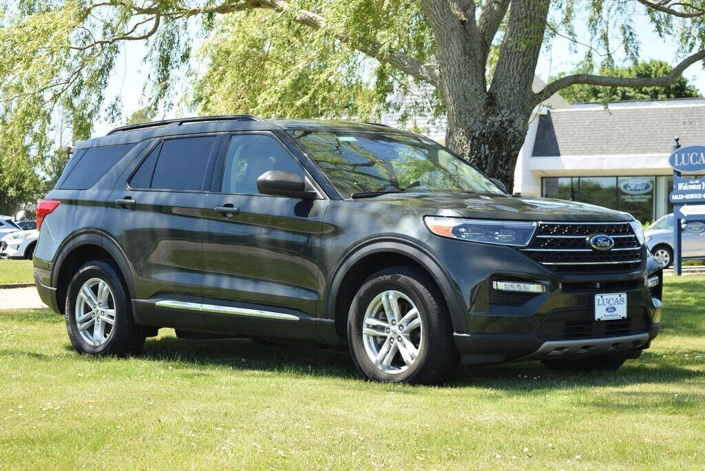 2022 Ford Explorer XLT — photo 1 of 2