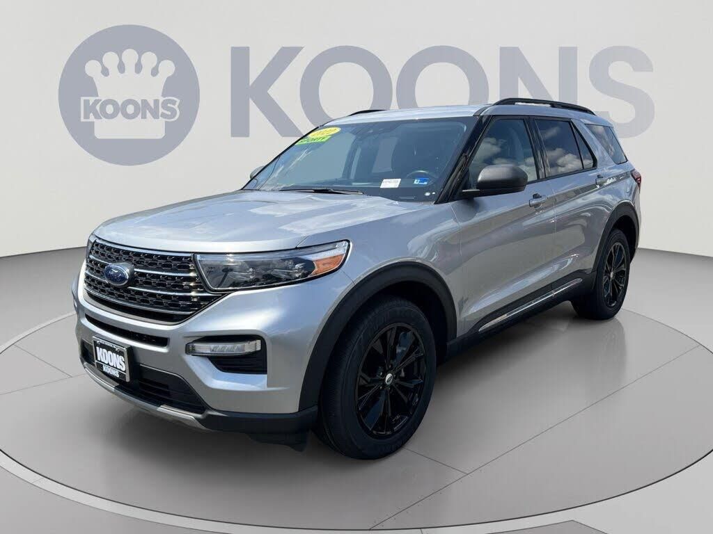 2022 Ford Explorer XLT — photo 1 of 3