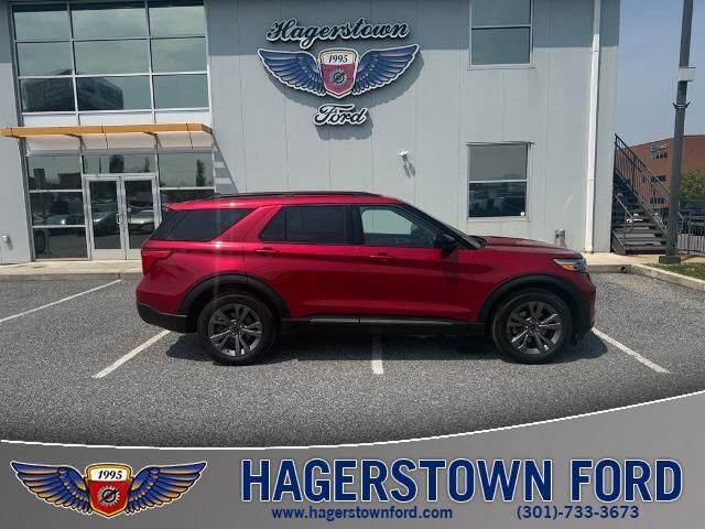 2022 Ford Explorer XLT — photo 1 of 26