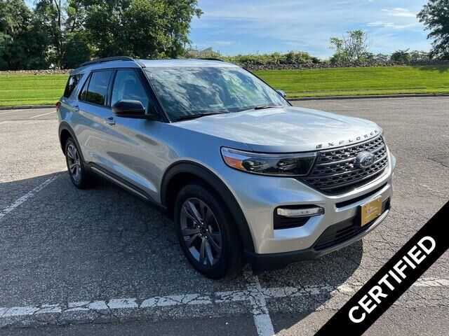 2023 Ford Explorer XLT — photo 1 of 26