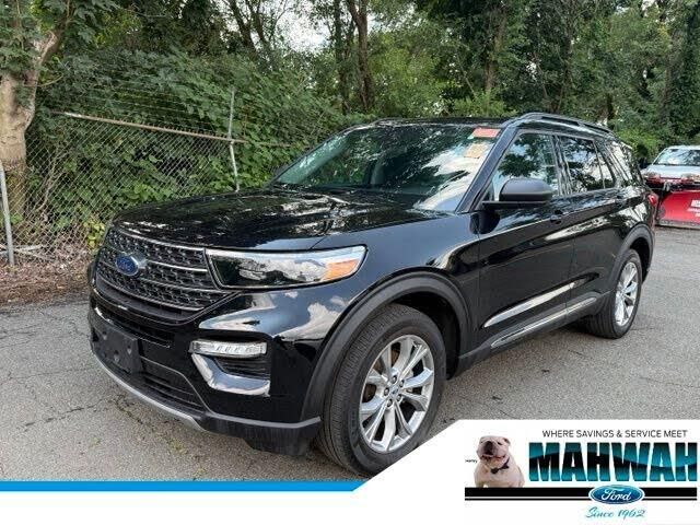 2023 Ford Explorer XLT — photo 1 of 21