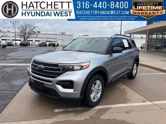 2023 Ford Explorer XLT — photo 1 of 17