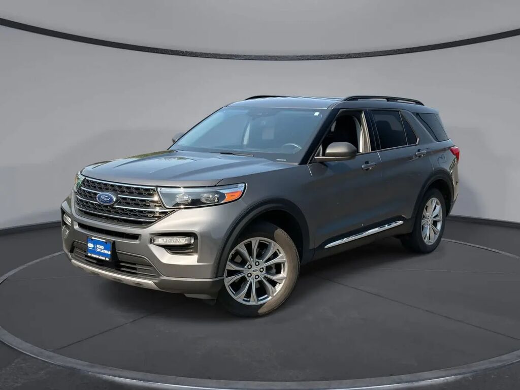 2023 Ford Explorer XLT — photo 1 of 19