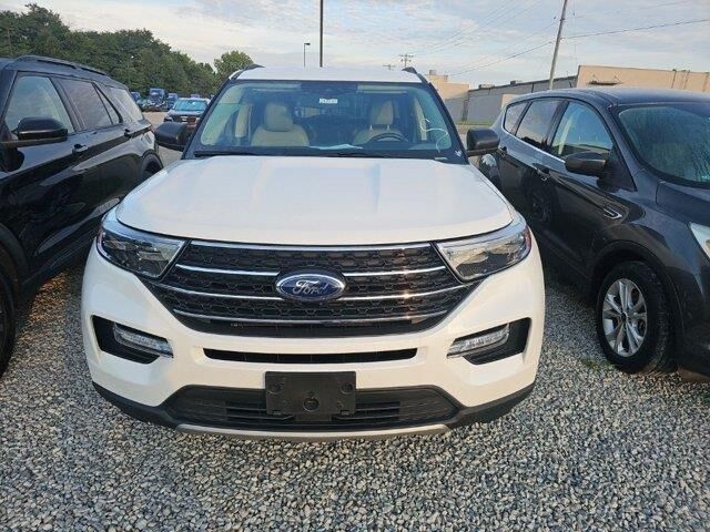 2023 Ford Explorer XLT — photo 1 of 20