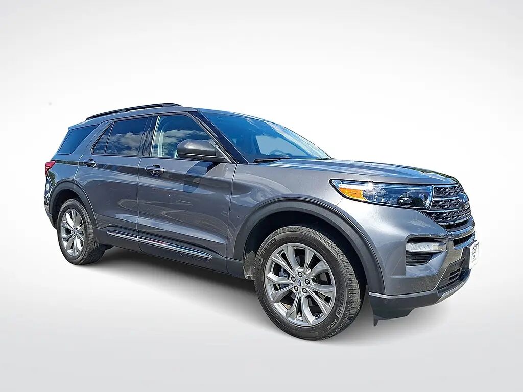2023 Ford Explorer XLT — photo 1 of 13