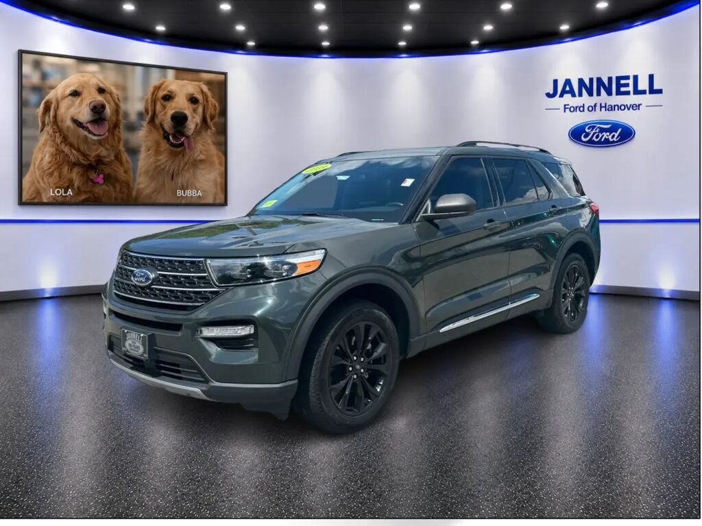2023 Ford Explorer XLT — photo 1 of 17