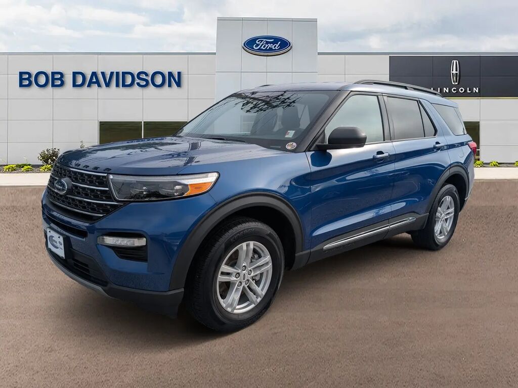 2023 Ford Explorer XLT — photo 1 of 13