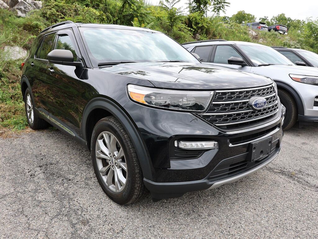 2023 Ford Explorer XLT — photo 1 of 2