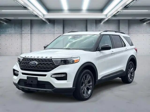 2023 Ford Explorer XLT — photo 1 of 13