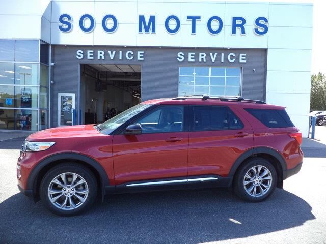 2023 Ford Explorer XLT — photo 1 of 12