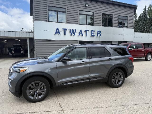 2023 Ford Explorer XLT — photo 1 of 26