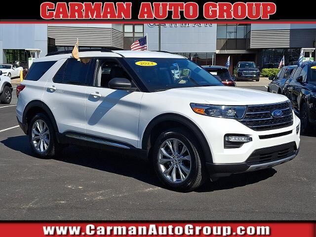 2023 Ford Explorer XLT — photo 1 of 13