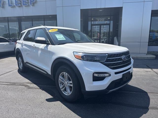 2023 Ford Explorer XLT — photo 1 of 39