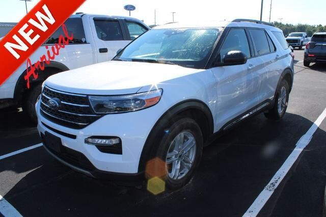 2024 Ford Explorer XLT — photo 1 of 11