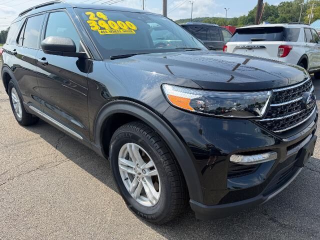 2024 Ford Explorer XLT — photo 1 of 13