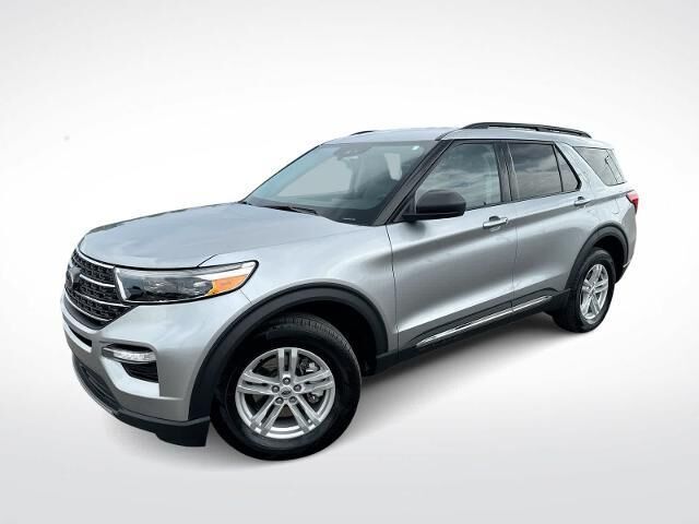 2024 Ford Explorer XLT — photo 1 of 25