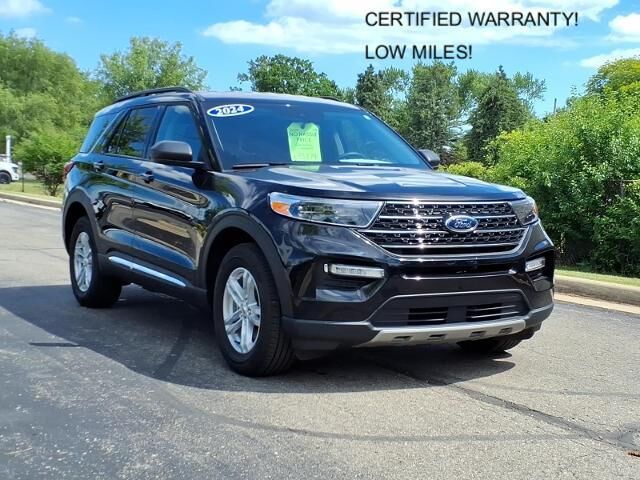 2024 Ford Explorer XLT — photo 1 of 13