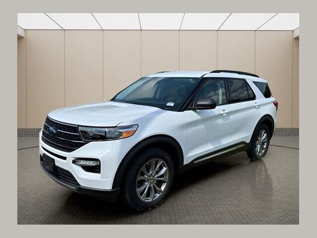 2020 Ford Explorer XLT — photo 1 of 25