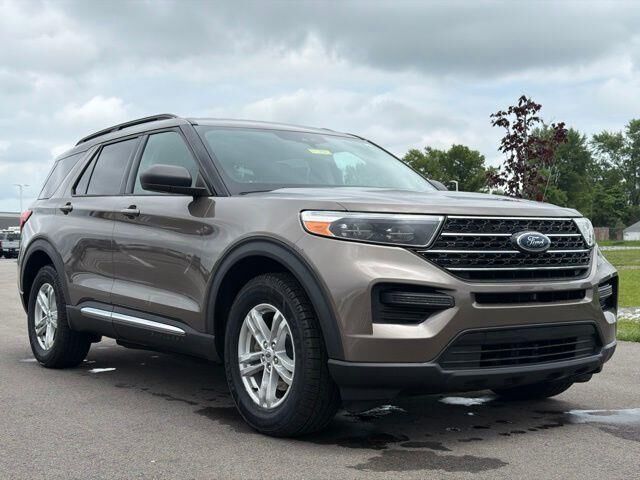 2021 Ford Explorer XLT — photo 1 of 26