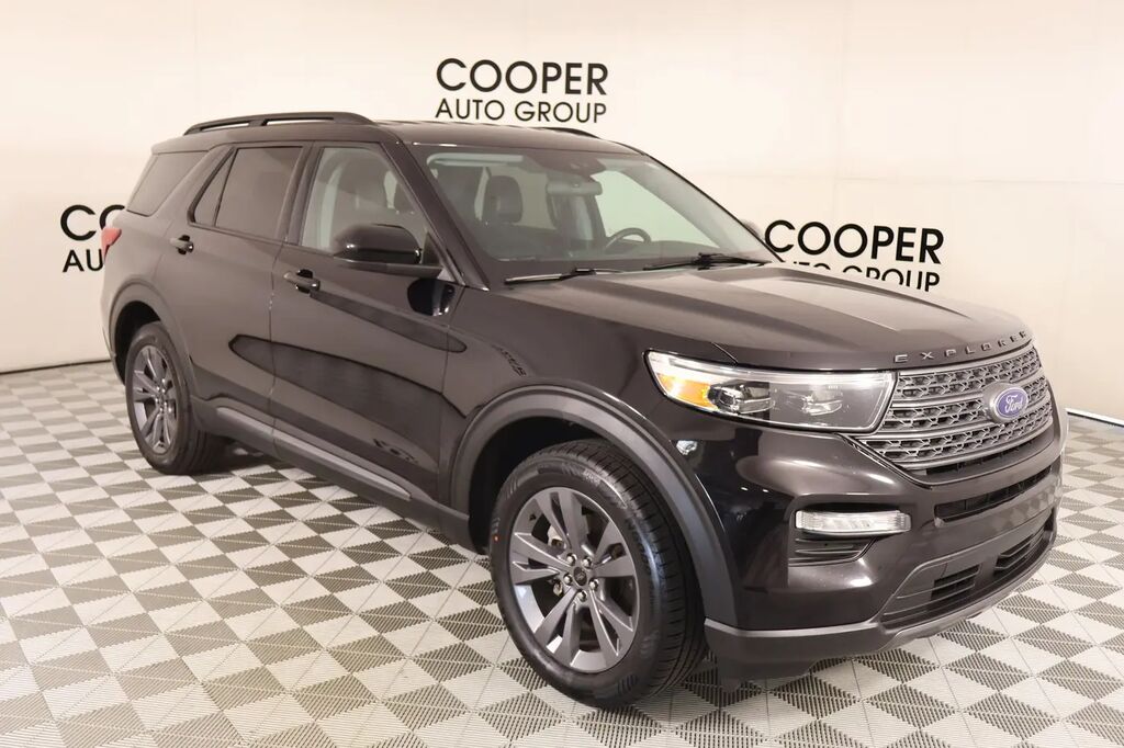 2022 Ford Explorer XLT — photo 1 of 13