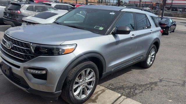 2022 Ford Explorer XLT — photo 1 of 39