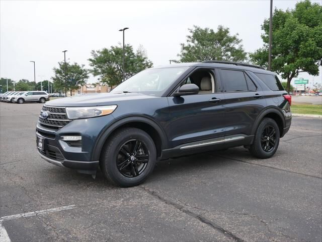 2022 Ford Explorer XLT — photo 1 of 26