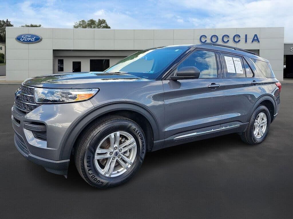 2022 Ford Explorer XLT — photo 1 of 1