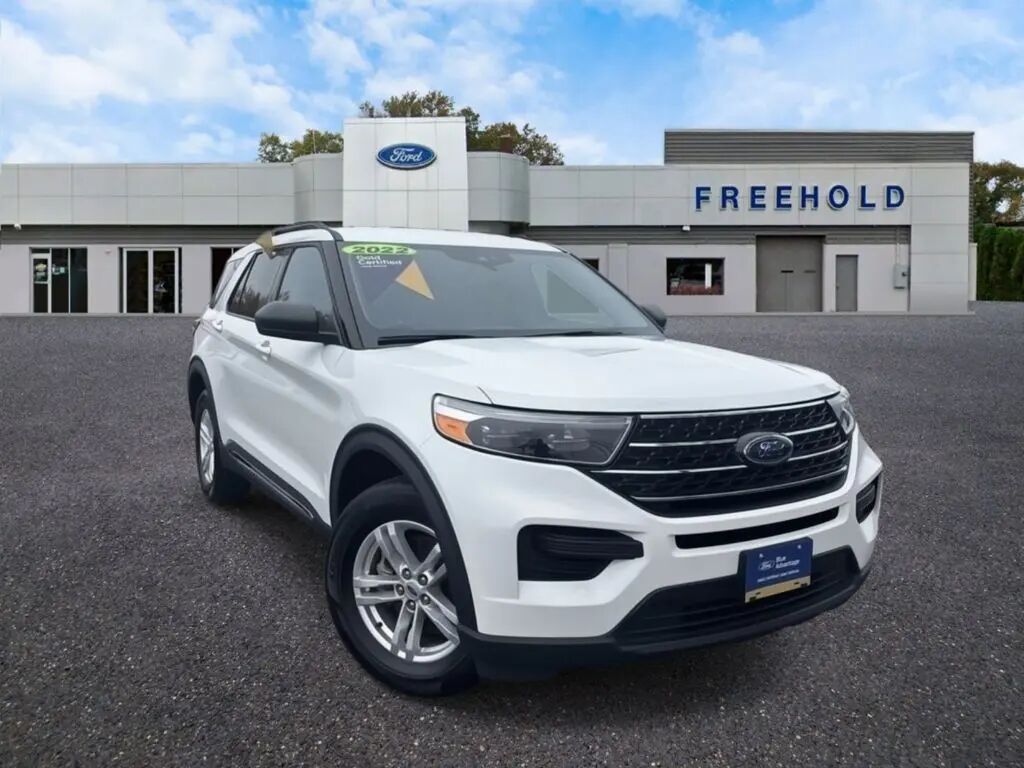 2022 Ford Explorer XLT — photo 1 of 13