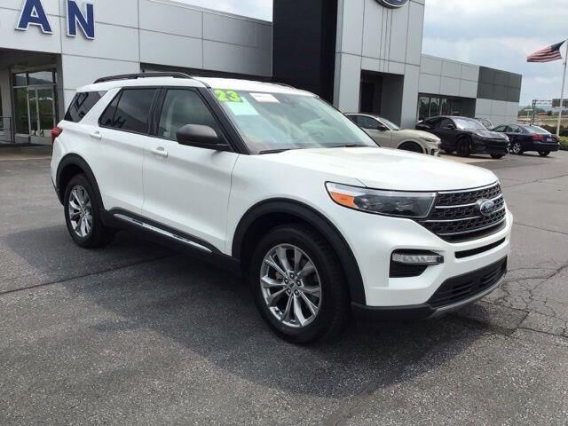 2023 Ford Explorer XLT — photo 1 of 13