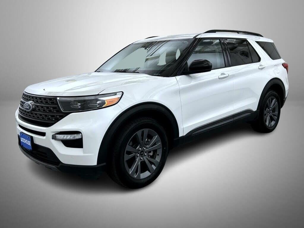 2023 Ford Explorer XLT — photo 1 of 1