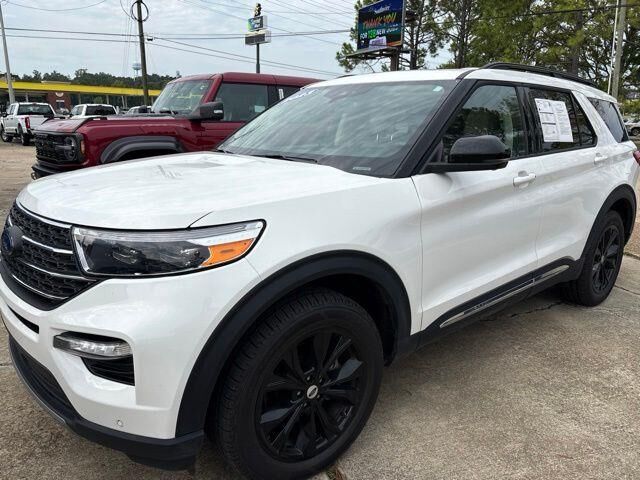 2023 Ford Explorer XLT — photo 1 of 26