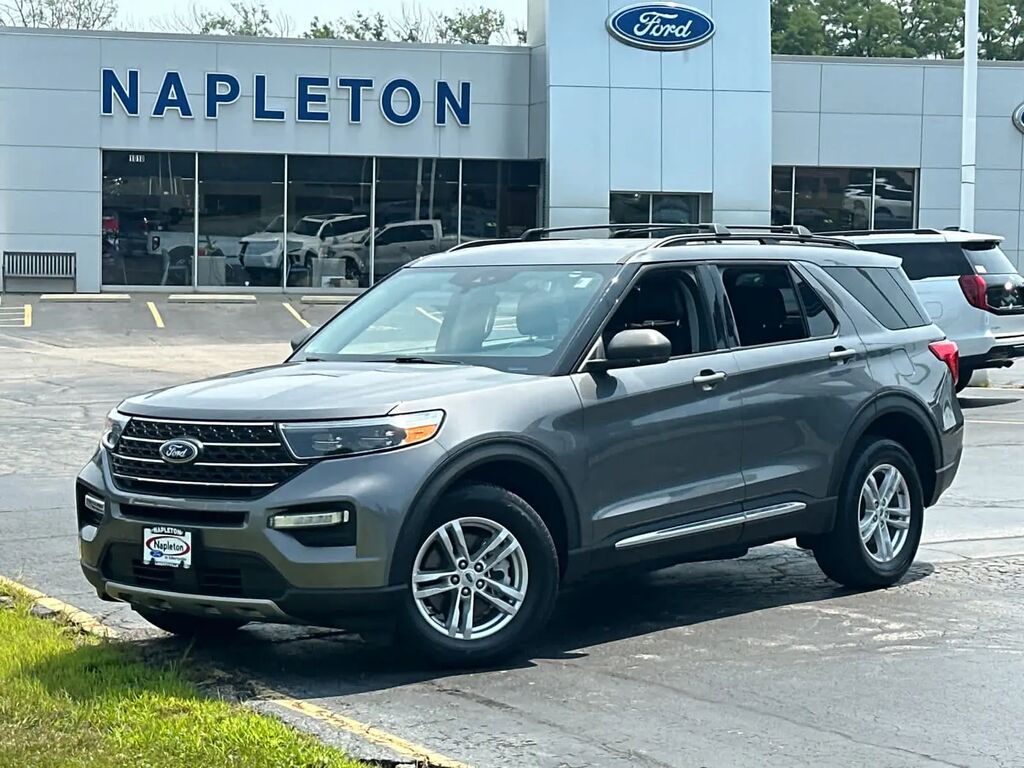 2023 Ford Explorer XLT — photo 1 of 13