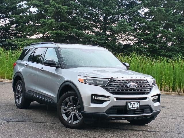 2023 Ford Explorer XLT — photo 1 of 26