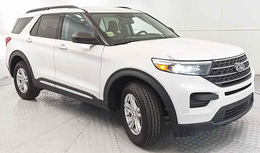 2023 Ford Explorer XLT — photo 1 of 26