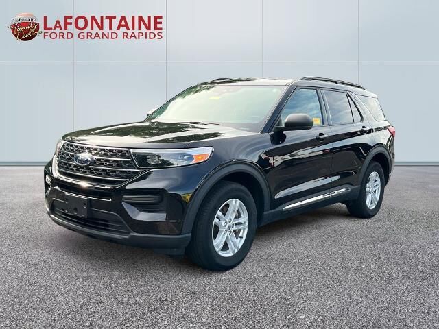 2023 Ford Explorer XLT — photo 1 of 7
