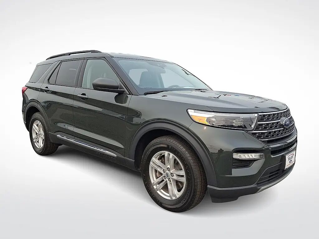2023 Ford Explorer XLT — photo 1 of 13