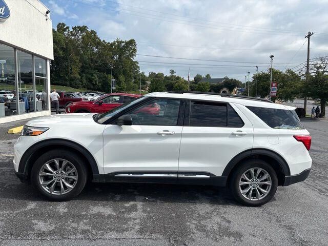 2024 Ford Explorer XLT — photo 1 of 4