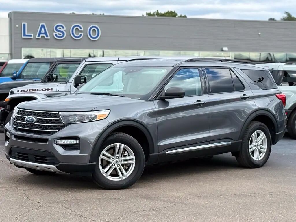2024 Ford Explorer XLT — photo 1 of 13