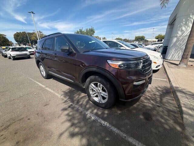 2020 Ford Explorer XLT — photo 1 of 12
