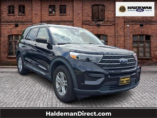 2021 Ford Explorer XLT — photo 1 of 20